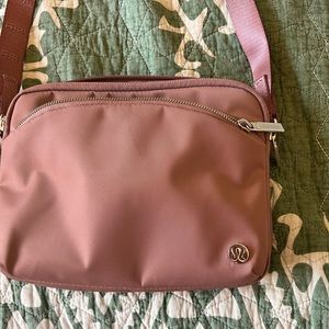 Lululemon City Adventurer crossbody